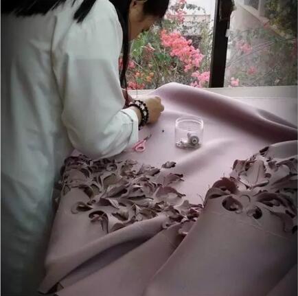 國外留學(xué)服裝設(shè)計紡織面料改造