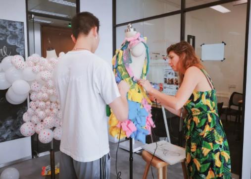 自然光線海外聯(lián)盟暑期課Fashion